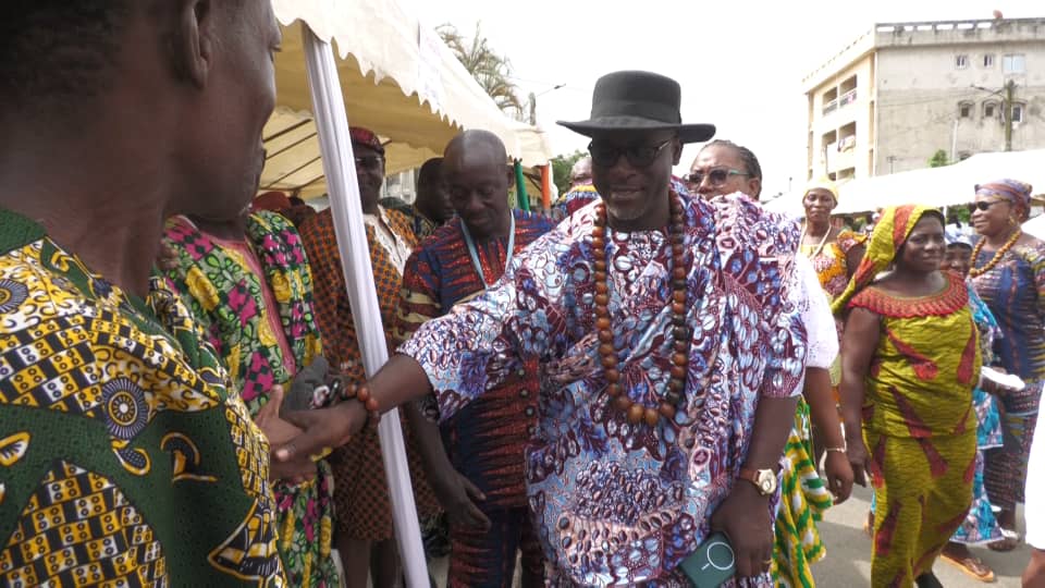 Abobo-Baoulé: le Chef Akré Marc Nandjui part et reste, les populations en joie.